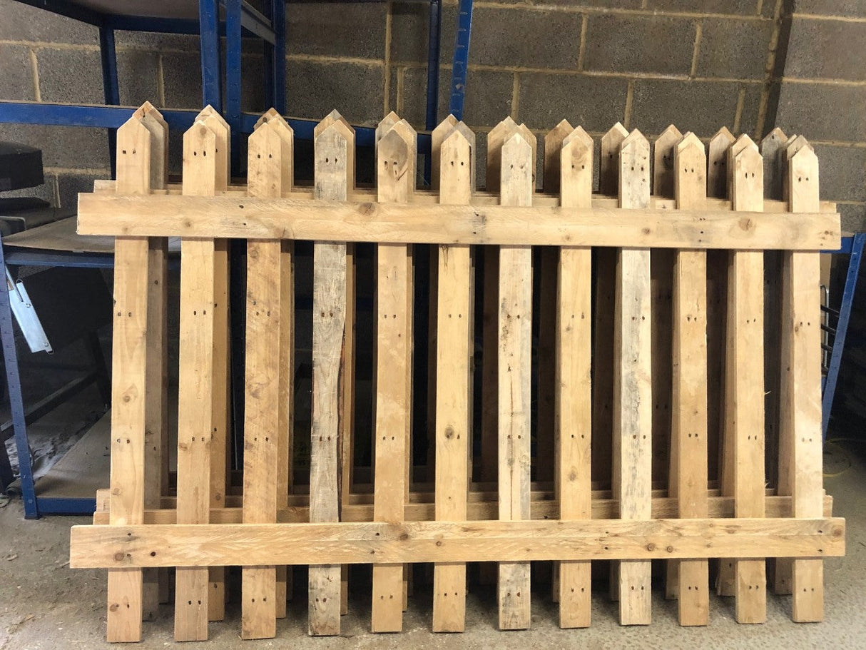 Natural Pointed Top Picket Fence Panel