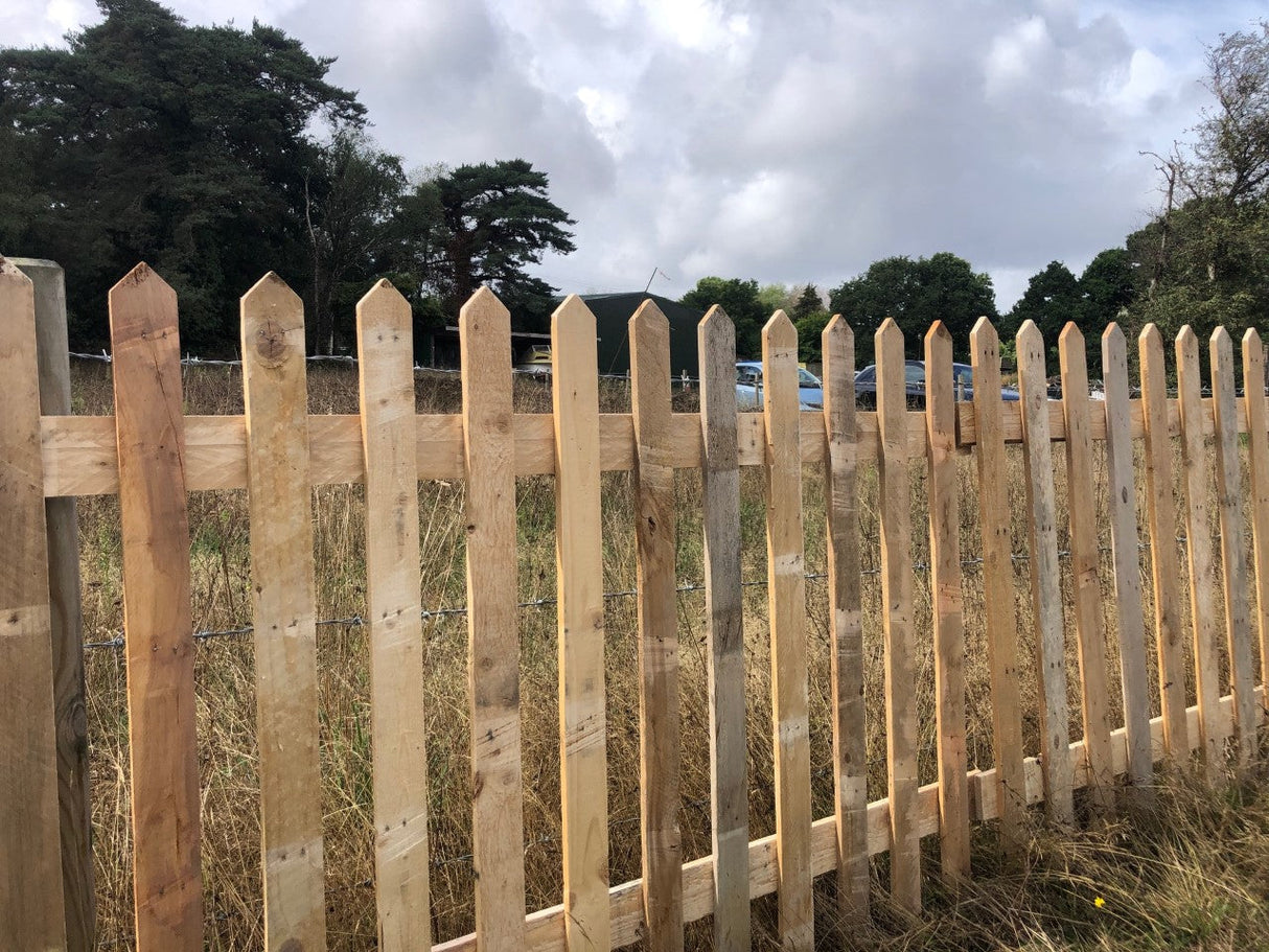 Natural Pointed Top Picket Fence Panel